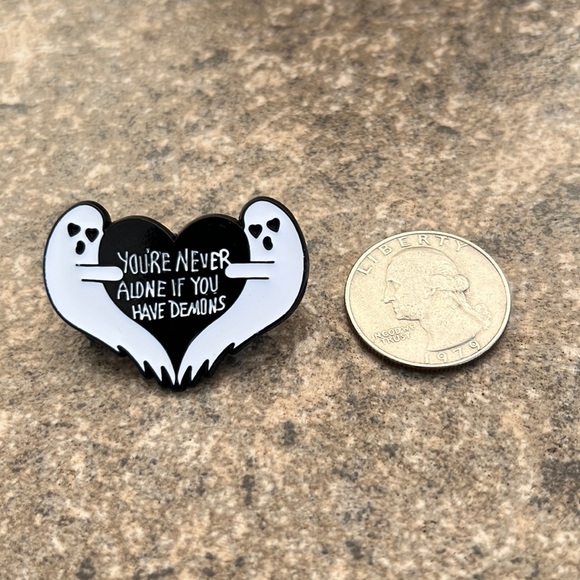 Funny Ghost Halloween brooch lapel pin backpack pin - Picture 2 of 3
